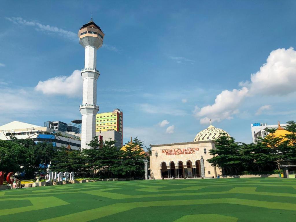 Zodiak Kebon Jati By Kagum Hotels Bandung Exterior foto