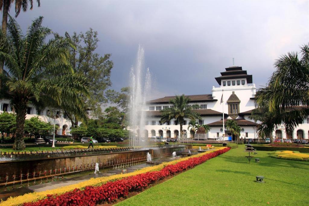 Zodiak Kebon Jati By Kagum Hotels Bandung Exterior foto